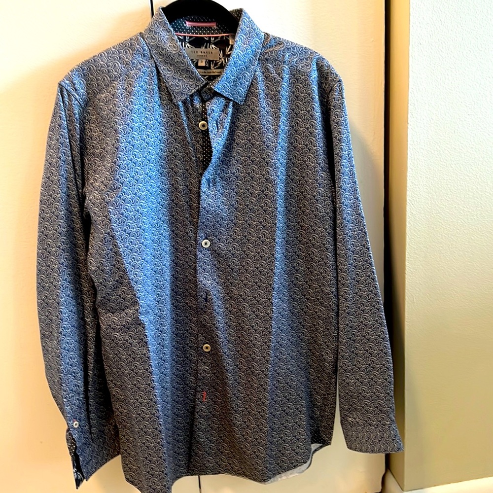 Blue print button down